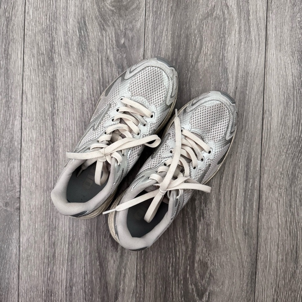 Mizuno Racer S 'White Metallic Silver'